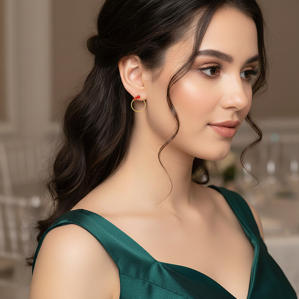 Boucles d’oreilles Créoles Ouvertes – Plaqué Or & Zirconium Rouge | Élégance Intemporelle