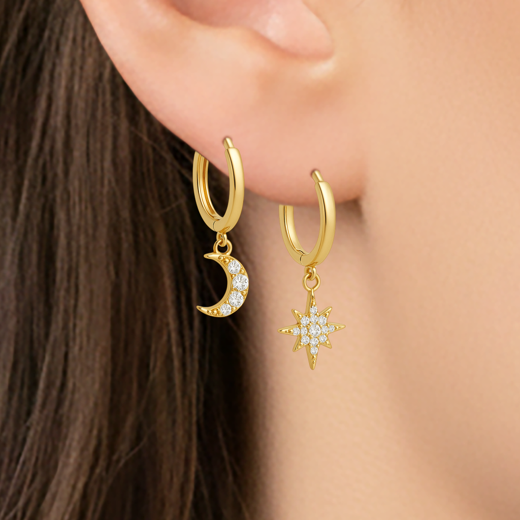 Boucles d’oreilles Soleil & Lune – Plaqué Or & Zirconium | Créoles Asymétriques