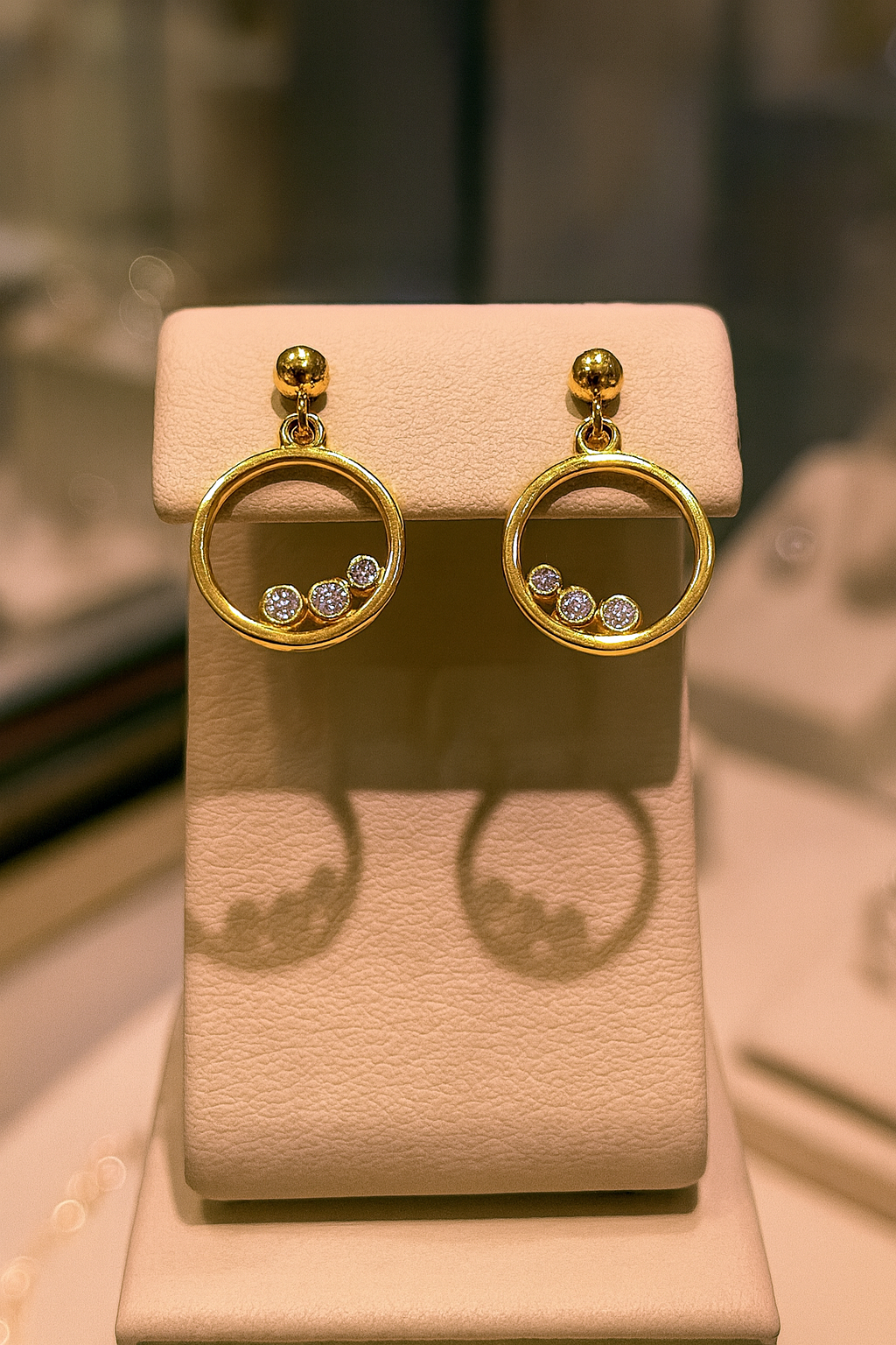 Boucles d’Oreilles Cercle Plaqué Or – Zirconium Étincelant