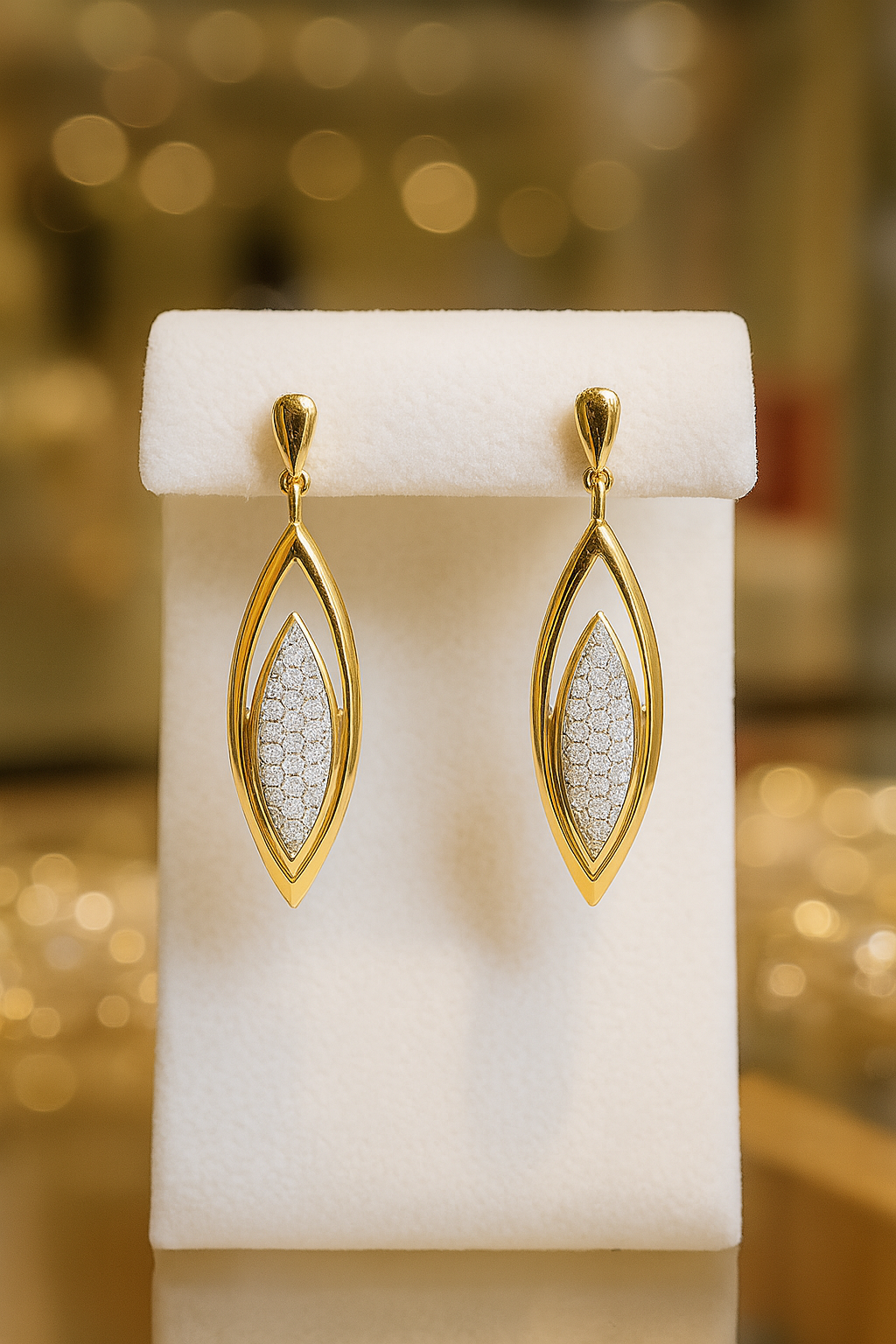 Boucles d’oreilles pendantes en plaqué or & zirconium — Élégance ovale